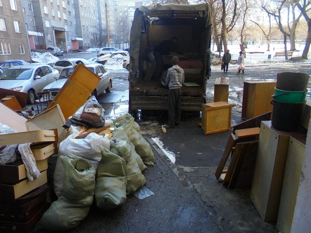 Вывоз мусора из подвала с утилизацией в Ульяновске в октябре