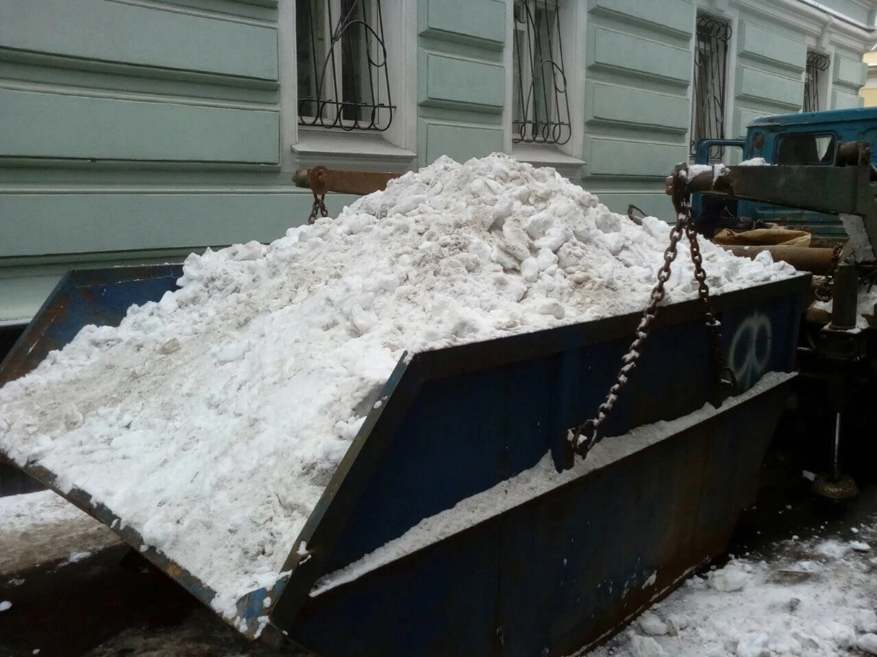 Вывоз снега контейнерами в Ульяновске в октябре
